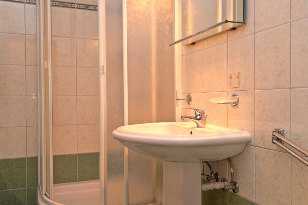 Apartments Nautic Zavala Extérieur photo