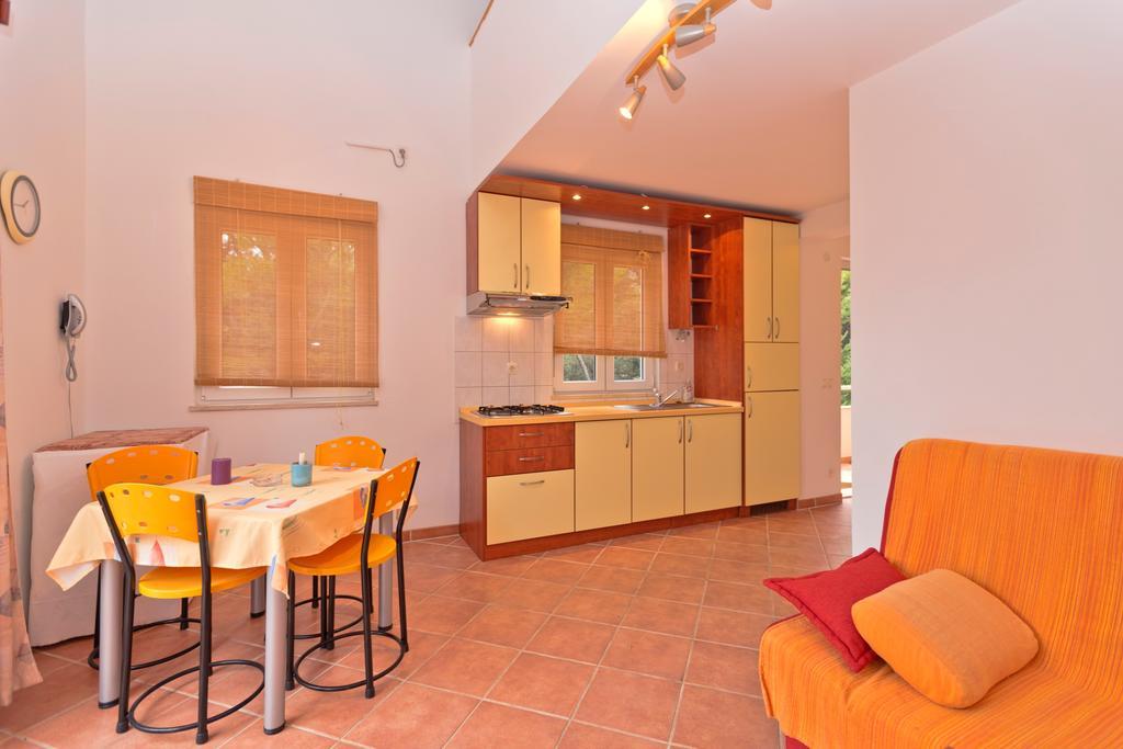 Apartments Nautic Zavala Extérieur photo