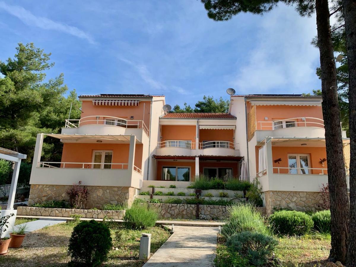 Apartments Nautic Zavala Extérieur photo