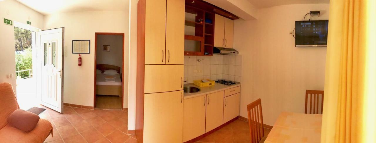 Apartments Nautic Zavala Extérieur photo